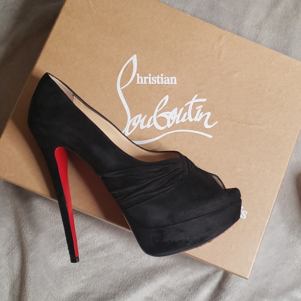 🔴SOLD🔴Christian Louboutin